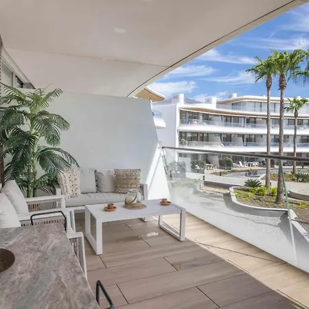 Theedgebythesea Lighthouse Apartment