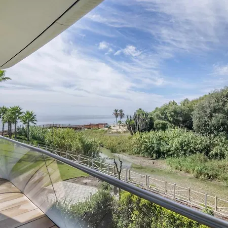 Theedgebythesea Lighthouse Apartment *